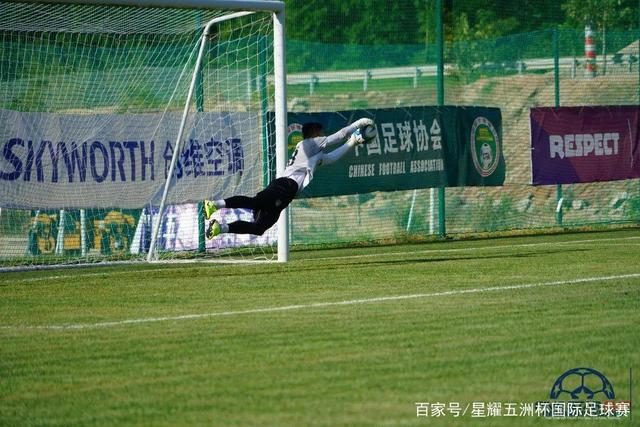 周琦15+9首钢胜深圳 郭艾伦40分广州不敌北控